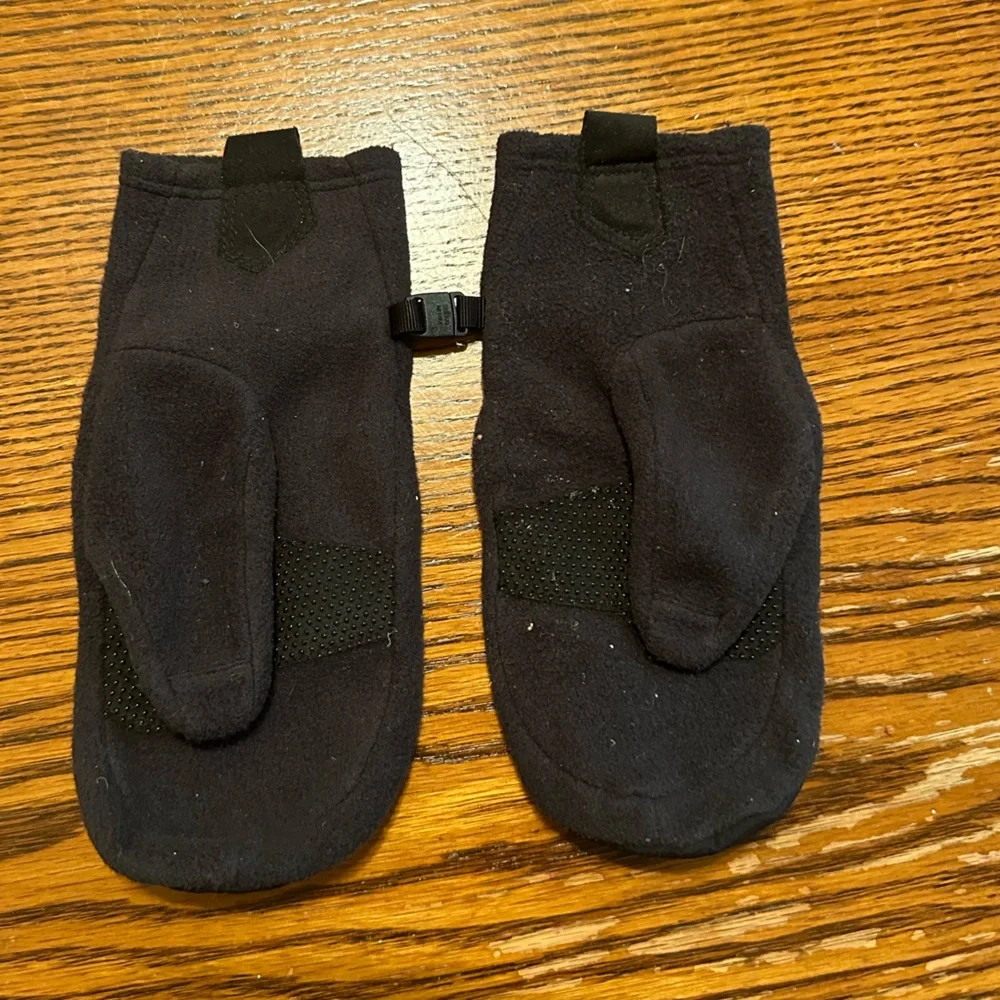 The North face youth black mittens